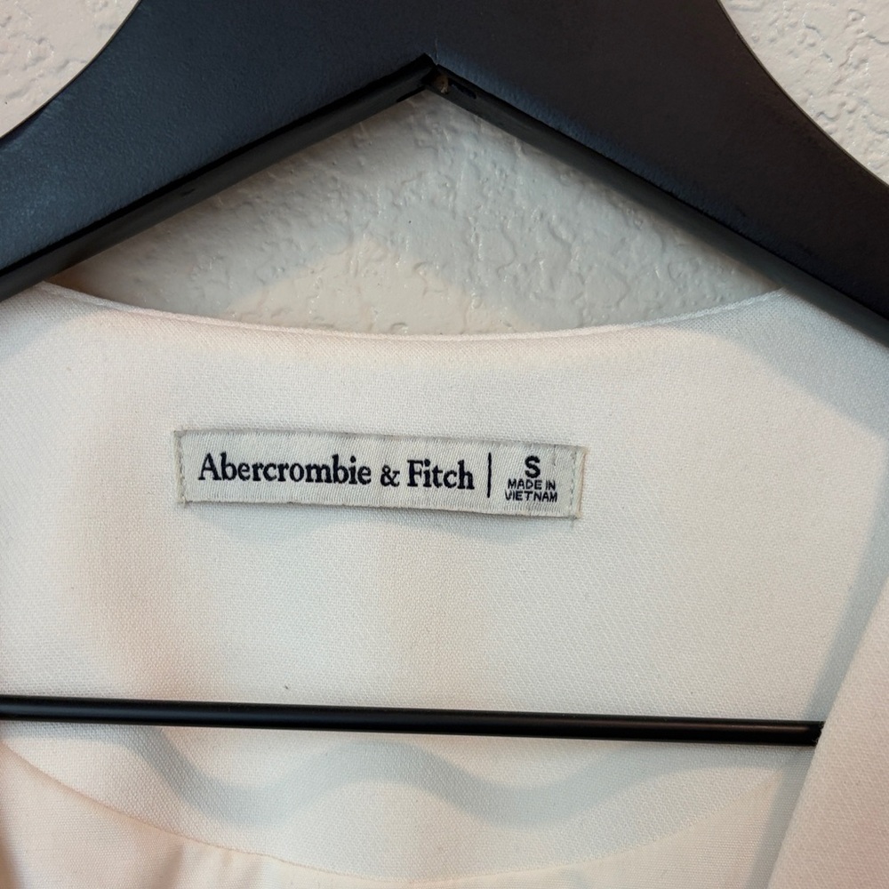 Abercrombie & Fitch Ivory Button Vest - S - Picture 2 of 3
